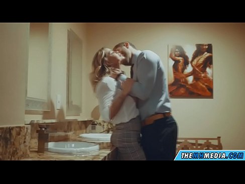 ❤️ Когато наедряла блондинка ви съблазни в обществена тоалетна Домашно порно в bg.truedating.top ️